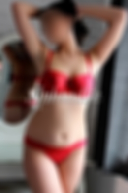 British Brown escort Ffion is 5'4 height