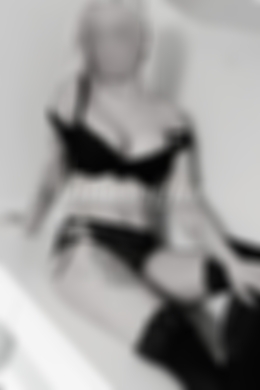 British Blonde escort Madison is 5'2 height