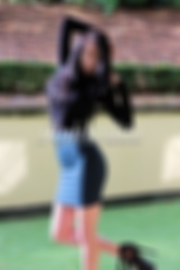British Black escort Scarlett is 5'8 height