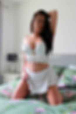 British Black escort Rosie is 5'7 height