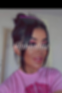 Welsh Black escort Carmen is 5’t height