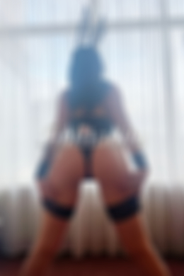 Welsh Brown escort Lucy is height