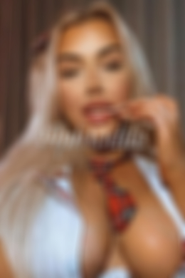 Welsh Blonde escort Dolly is 5’3 height