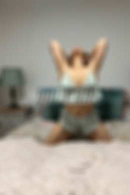 Spanish/British Brunette  escort Valentina is 5’ height 