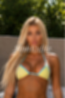 British Blonde escort Honey is 5’3 height 