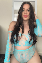 Brown haired Cardiff City escort Ava-rose