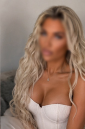 Blonde haired Caerphilly escort Honey