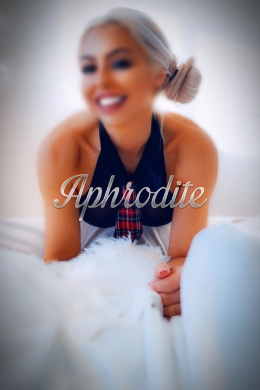 Welsh Blonde escort Honey is 5’4 height