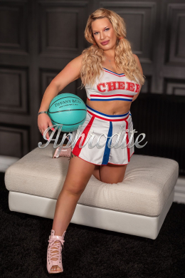 Welsh  blonde escort Tiffany  is 5' height 