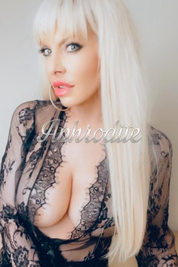 Welsh Blonde escort Devon is 5’1 height