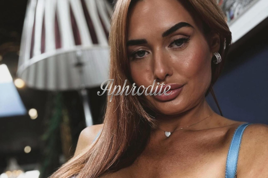 British Auburn escort Darcy is 5’10 height