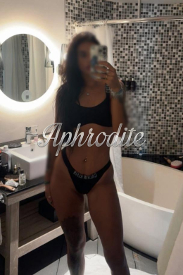 Welsh Brunette  escort Jasmine  is 5”11 height 